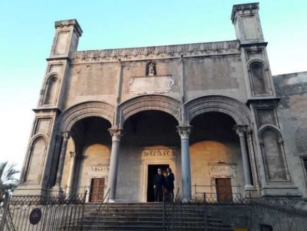 Sepoltura di nobili piazzesi a Palermo