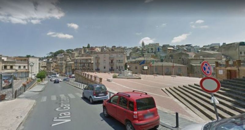 Le vie di Piazza/D
