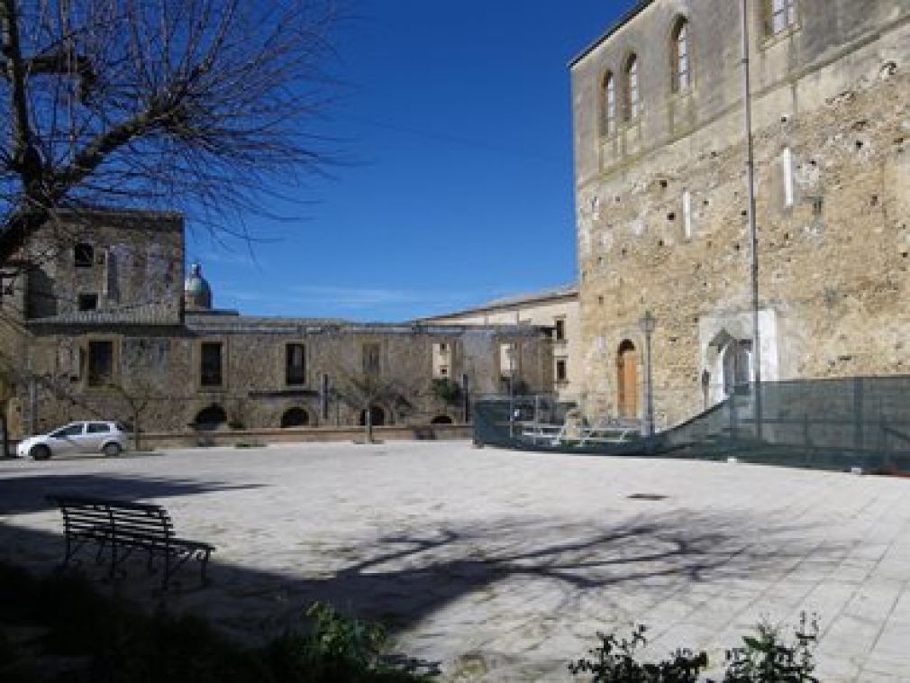 1781 Turisti tra leggende e verità