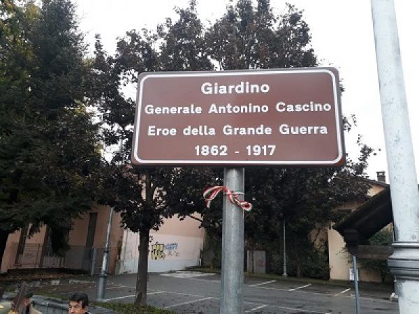 Rivoli (TO) intitolazione al Gen.le Cascino