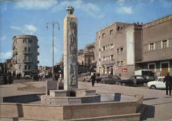 Fontana piazza Gen. Cascino/n. 54bis